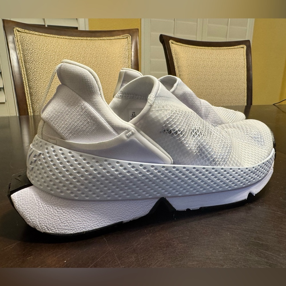 New Nike GO Flyease White Sneakers Shoes Size US 8.5 W / 7 M - Picture 3 of 13